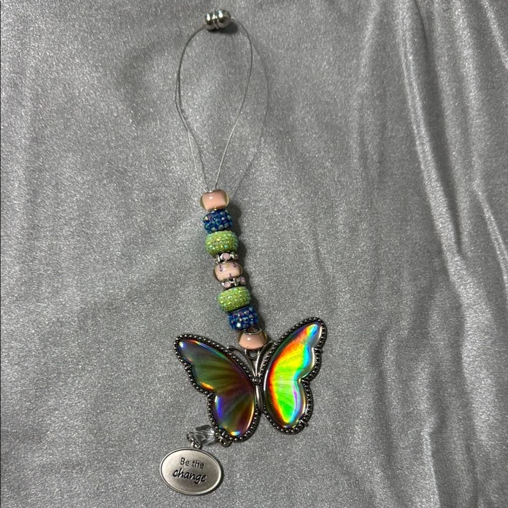 🦋✨ Holographic Butterfly Rearview Mirror Hanger – Boho Car Charm - Picture 4 of 9